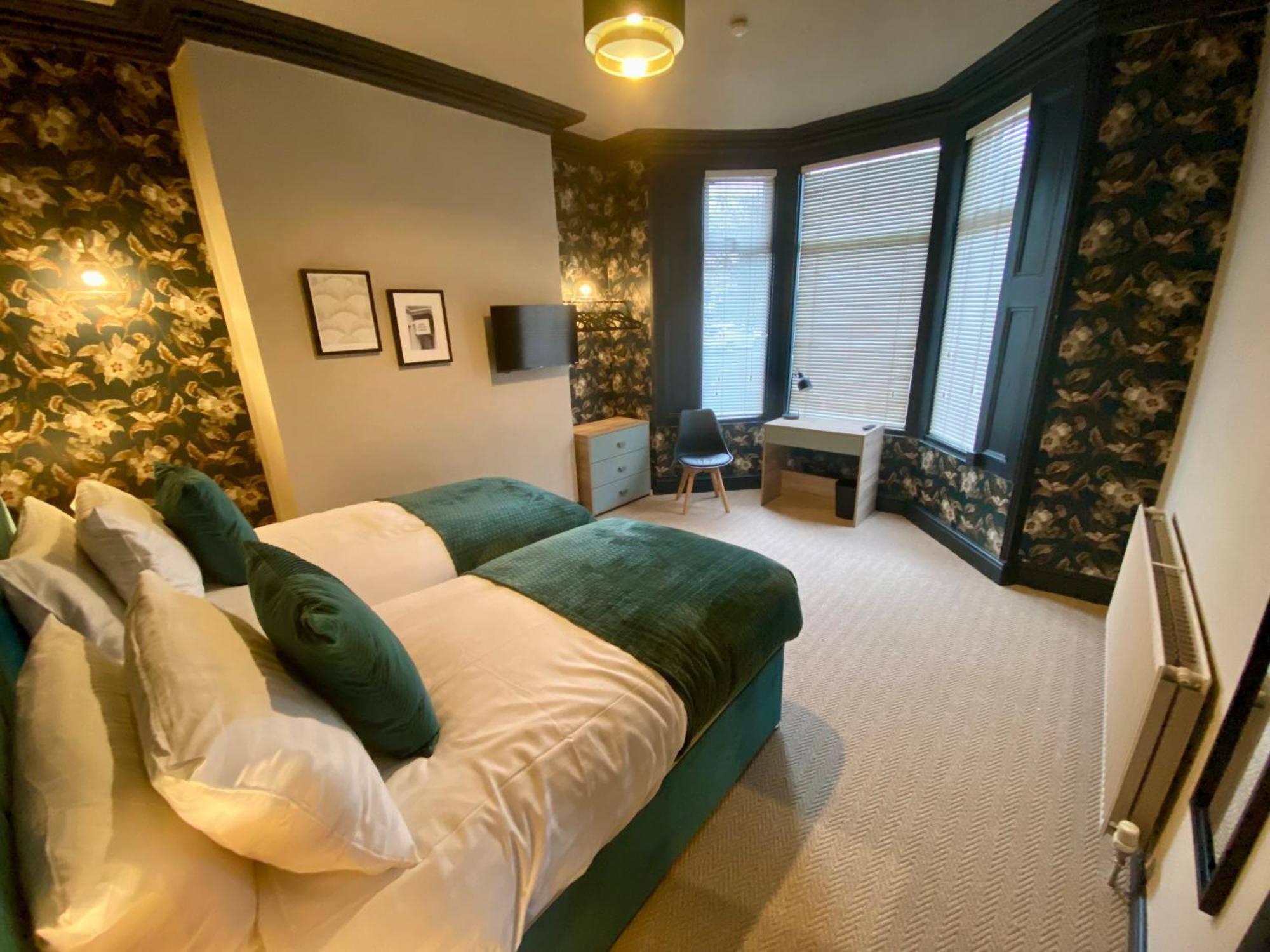 Entire Modern House Liverpool, 6 Bedrooms Esterno foto